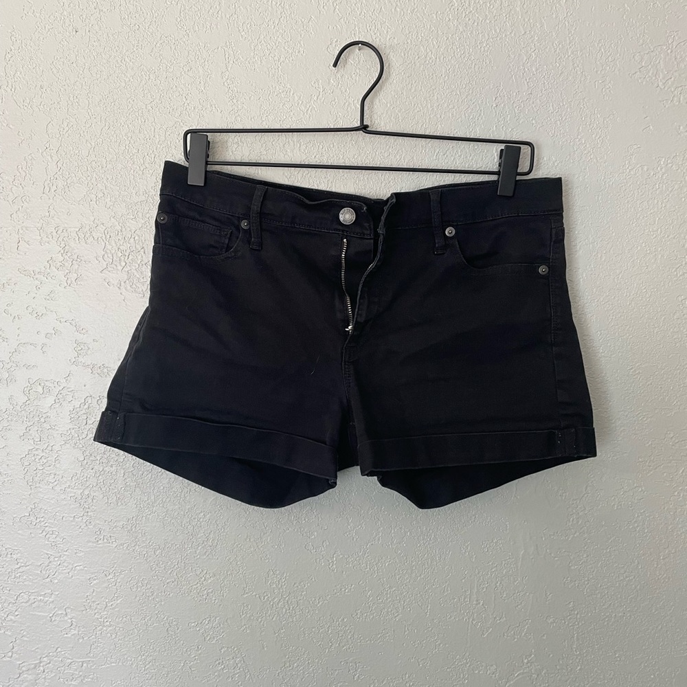 Gap 1969 black shorts